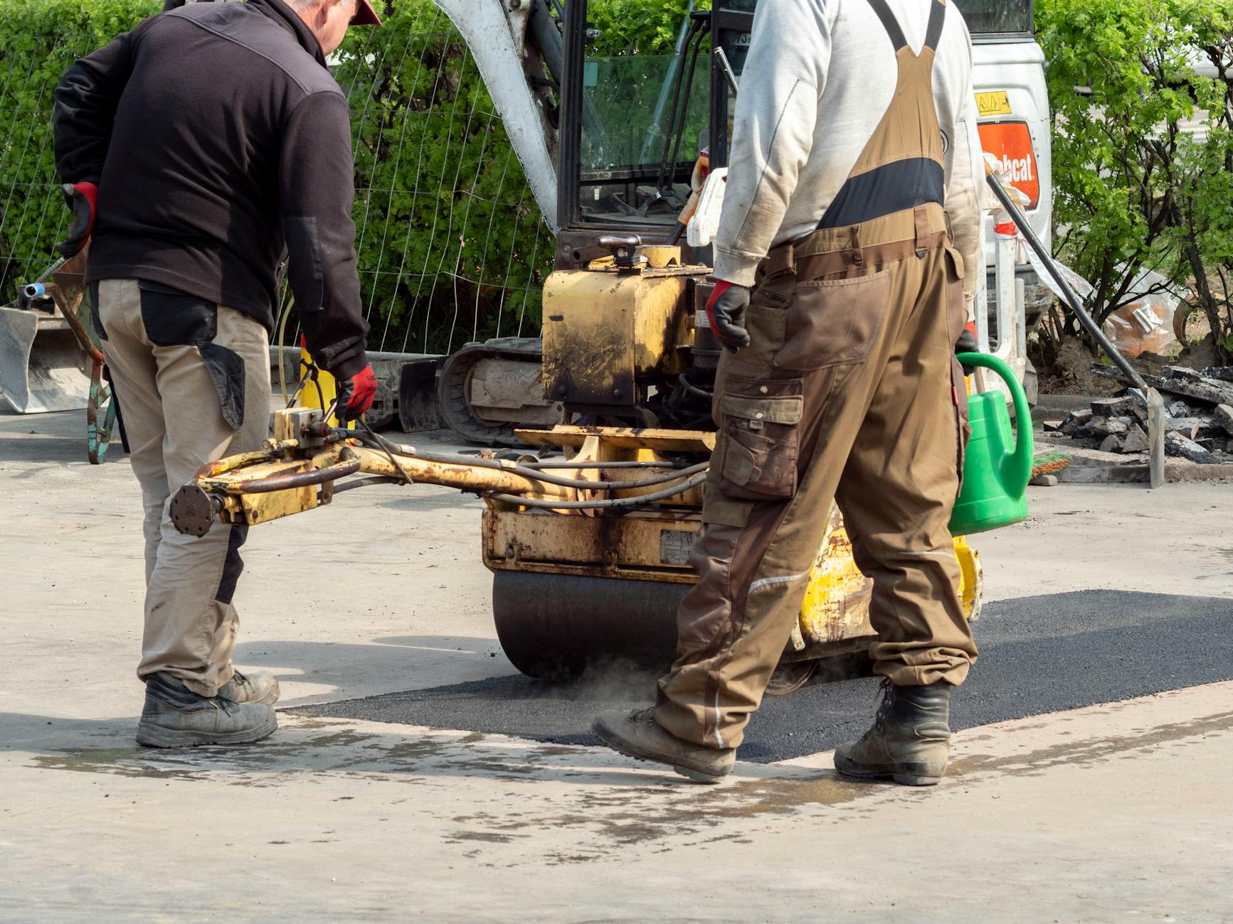 Remont drogi powiatowej w Ludwikowicach Kłodzkich zyskał dofinansowanie. Poprawi bezpieczeństwo i komfort.